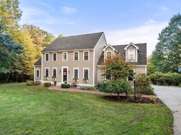 8 Brenda Dr, Millbury, MA 01527