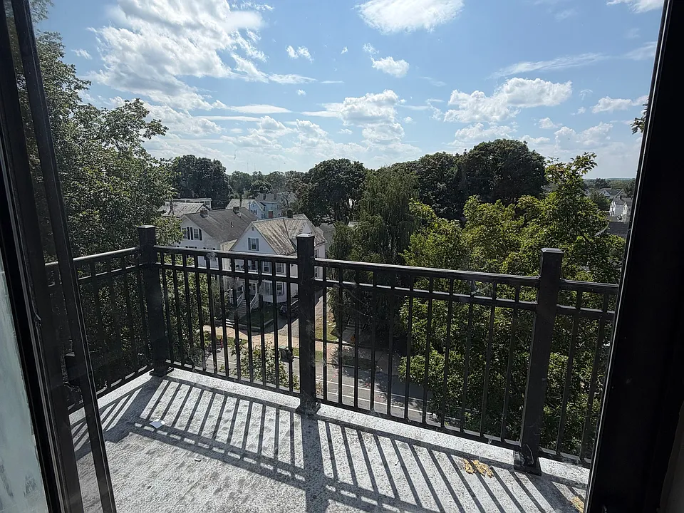 245-250 Main St #63