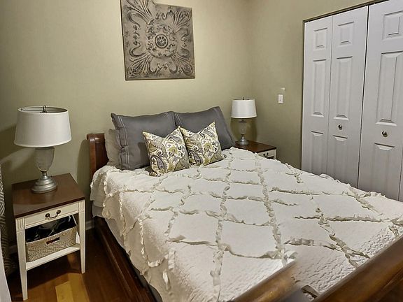 4th image of 5228 N Winthrop Ave APT 1D