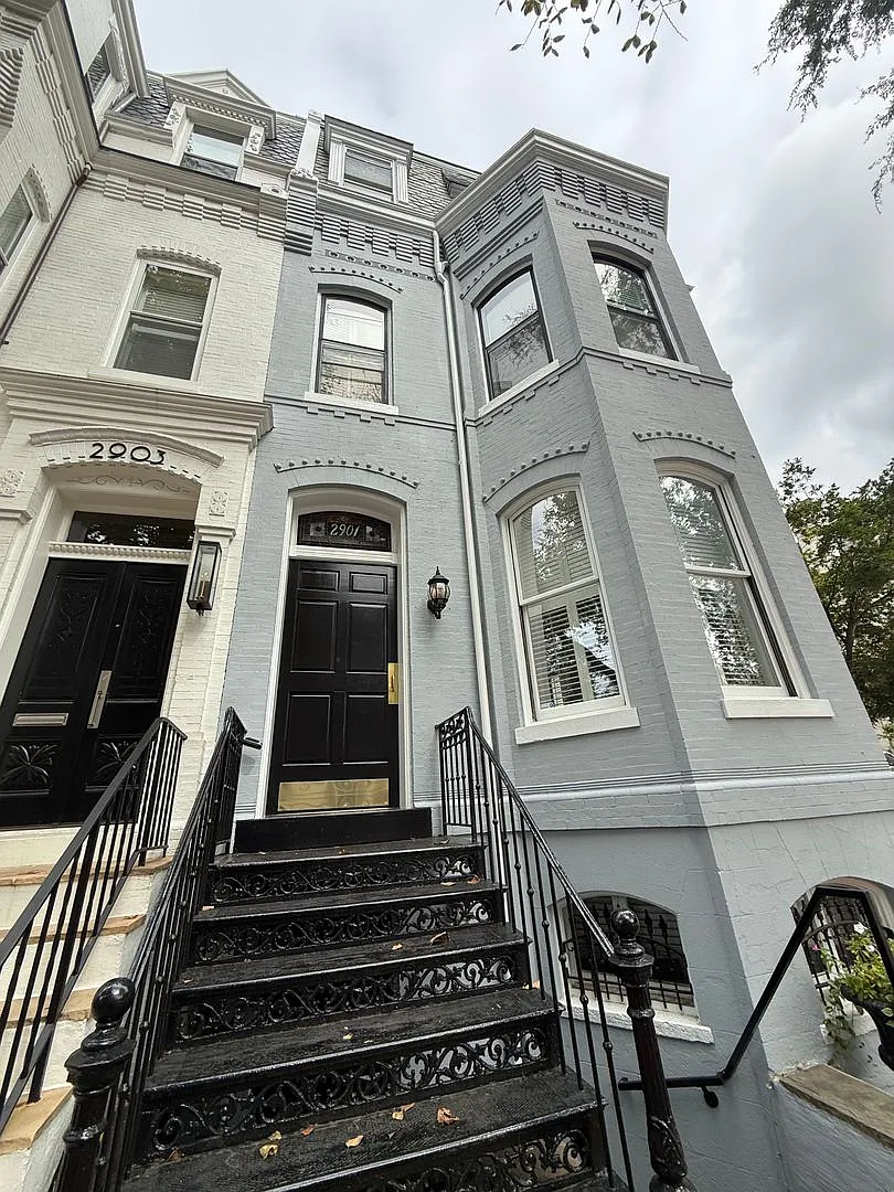 Beautiful and spacious 2 BR 2FB Penthouse unit in the Georgetown neighborhood — Photo 1