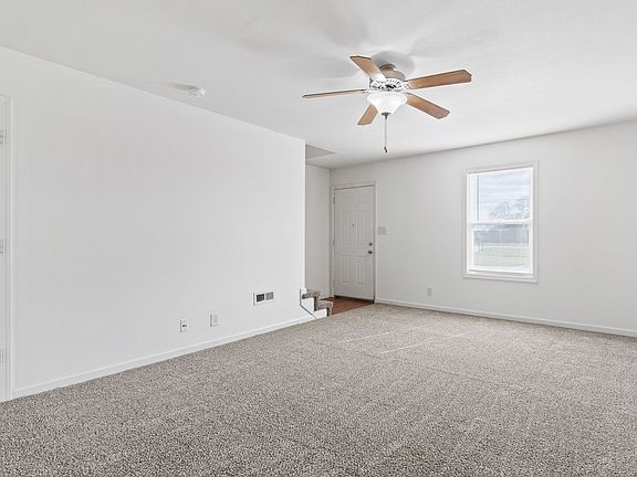 4th image of 1042 W Creek Coyote Trl APT C