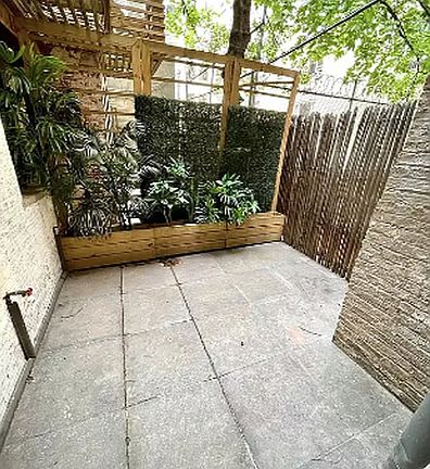4th image of 75 Thompson St APT 2