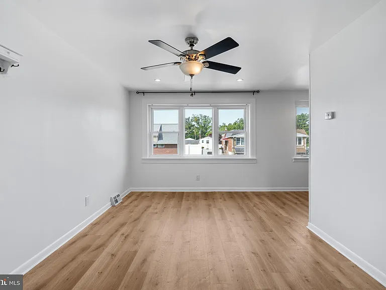 615 Sherrie Rd — Photo 3