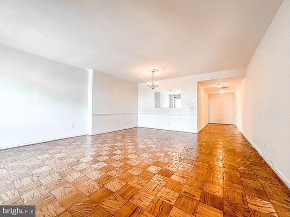 3rd image of 10 E Lee St Unit 1807