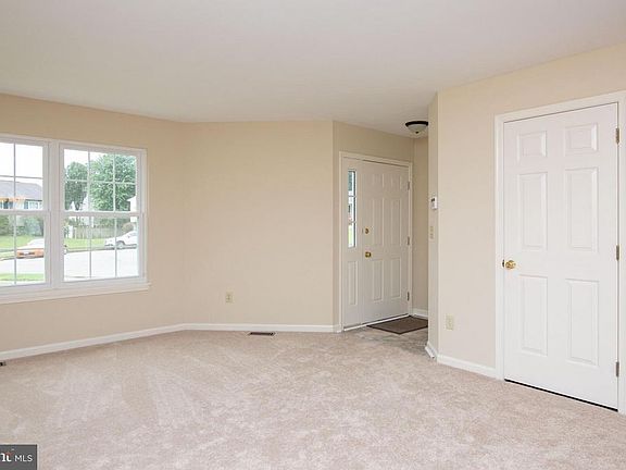 3rd image of 706 Towering Oaks Ct