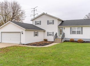 1482 Coty Dr SW, Canton, OH 44706