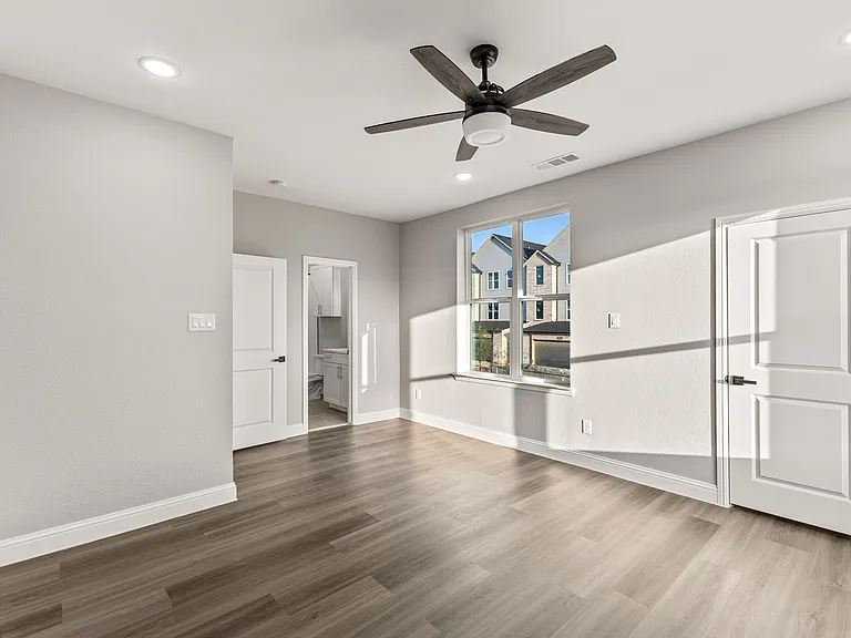 825 Premier Pkwy — Photo 16