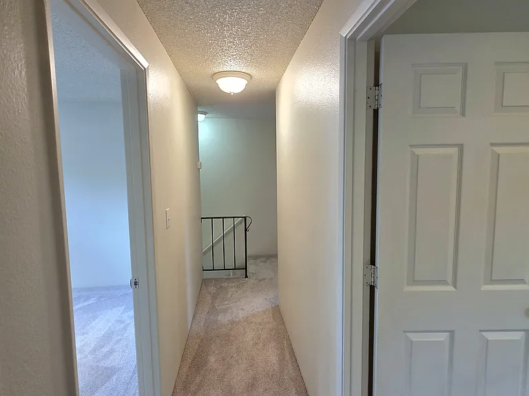 171 1st Ave NW — Photo 17