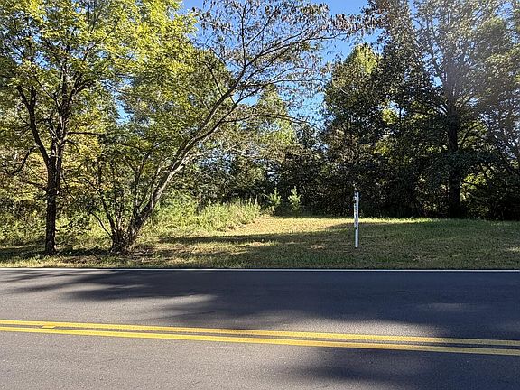 2nd image of Hardscrabble Rd