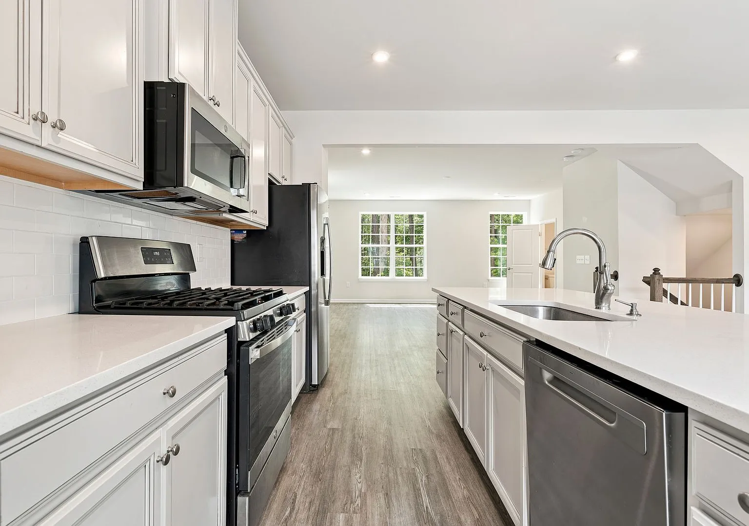 Modern 3 Story 3 Bedroom, 2.5 Bathroom Townhome in South Durham! — Photo 4