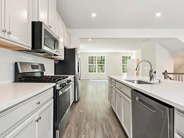 121 Callowhill Ln — Photo 4
