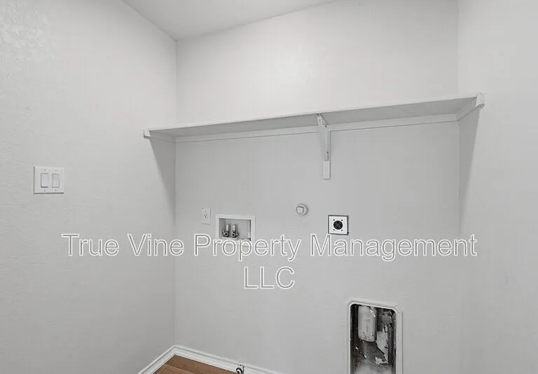 114 Katy Way — Photo 27