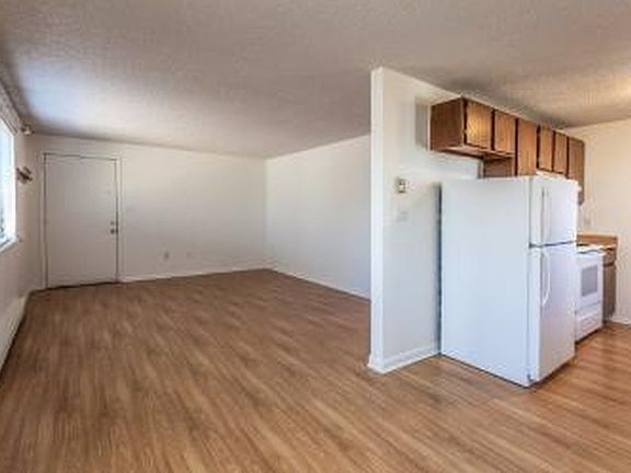 3rd image of 1244 Maple St