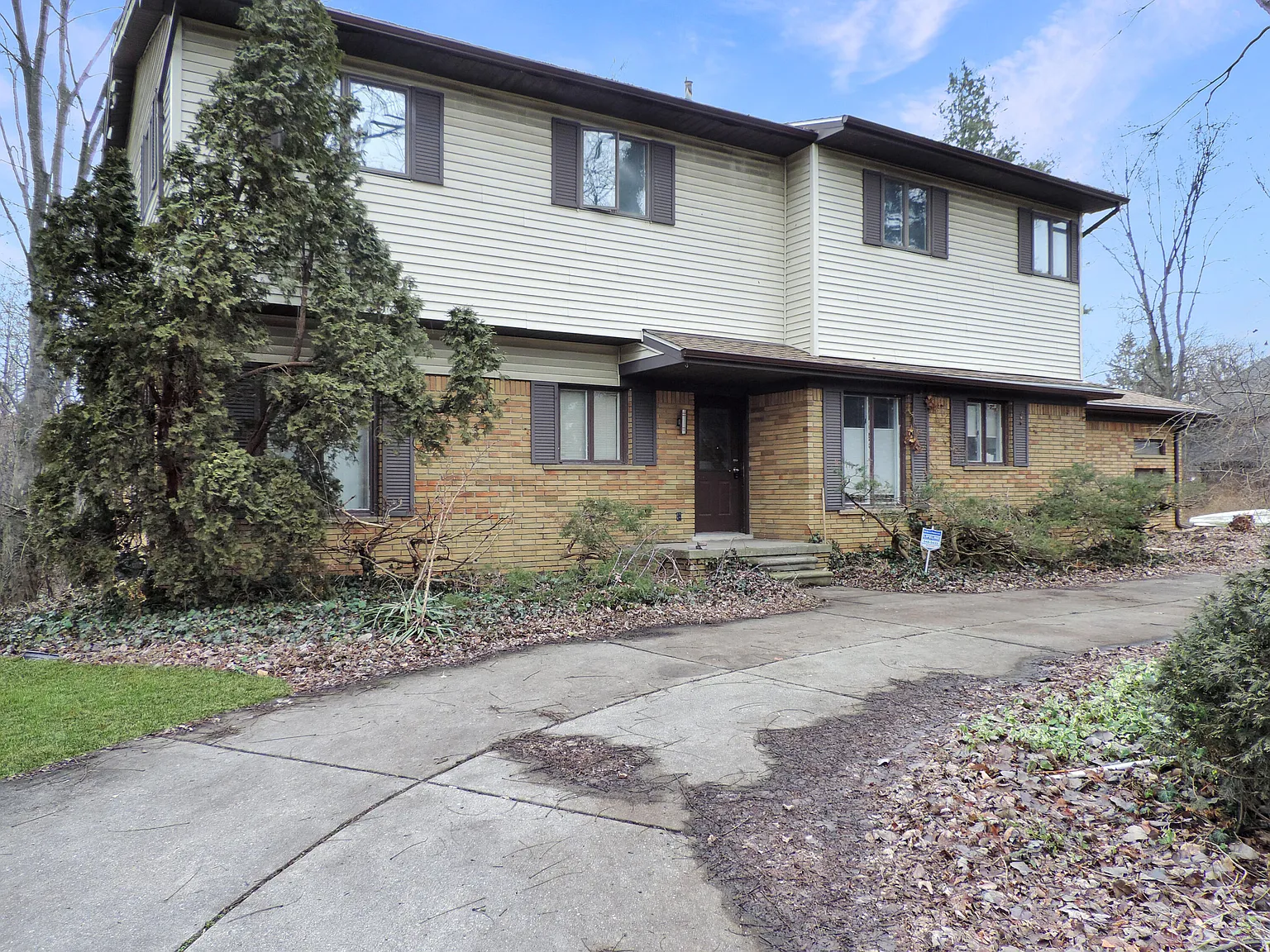 4866 Walnut Lake Rd photo 1