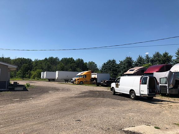 4th image of 6105 E Paris Ave SE
