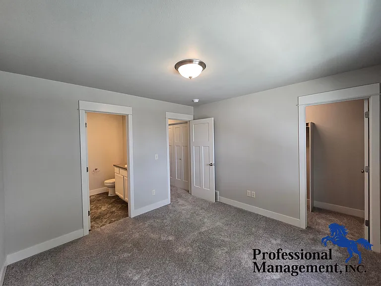 933 Kingston Ave — Photo 12