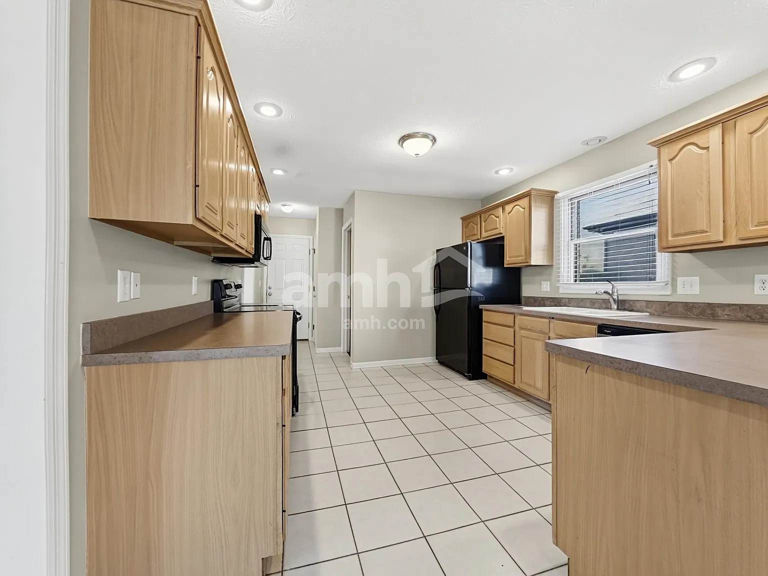 3 bed, 2.0 bath, 1782 sqft, $2,195 — Photo 4