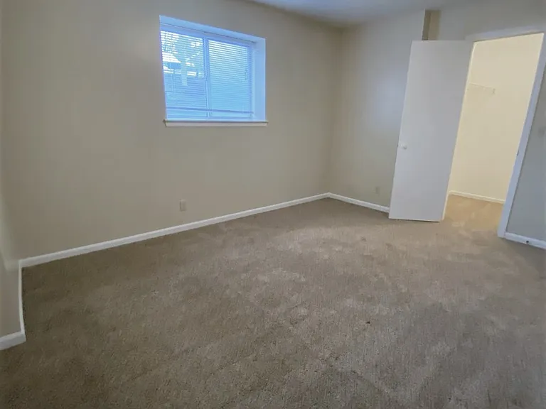 The Retreat at Woodlands Apartments — Photo 41