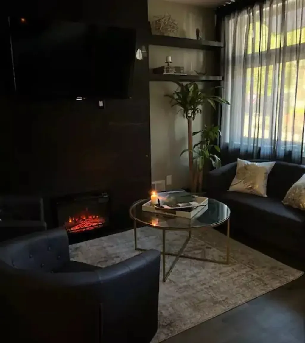 2 bed, 650 sqft, $2,250 — Photo 4