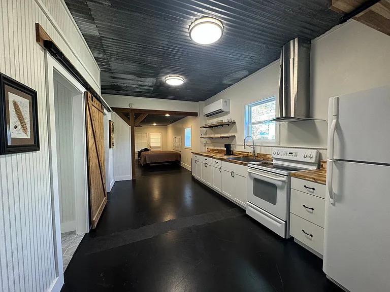 2924 Jefferson St — Photo 15