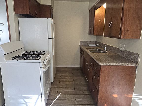 3rd image of 720 S Marengo Ave APT 5