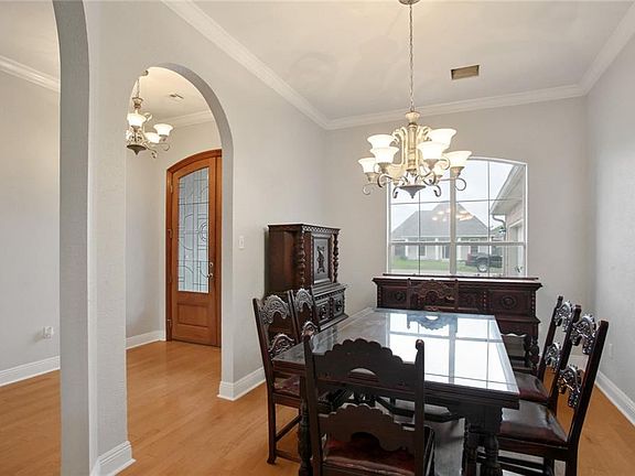4th image of 322 Riverwood Dr