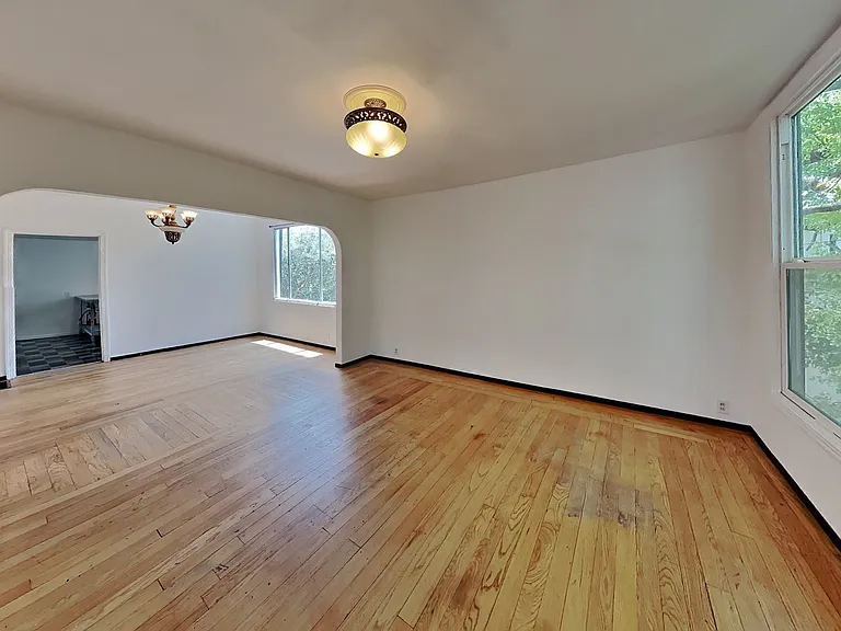 1716 Marin — Photo 3