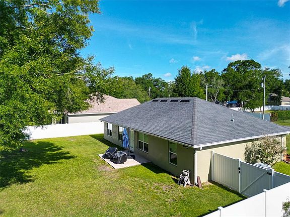 4th image of 8580 SE 163rd Ln