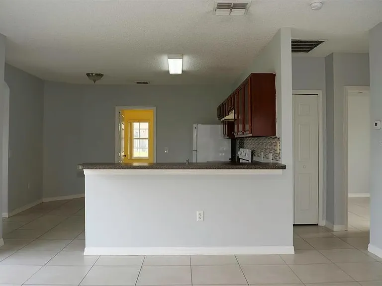 752 Paris Dr — Photo 12