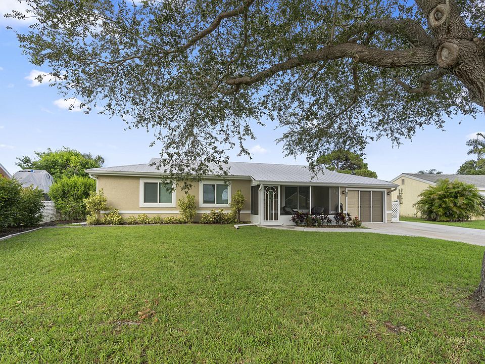 1st image of 369 SW Belmont Cir