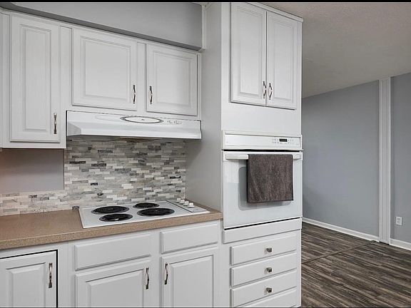 5th image of 225 Martin Dr