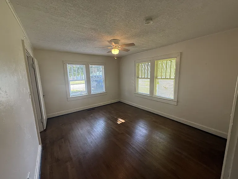 1119 S High School St — Photo 4