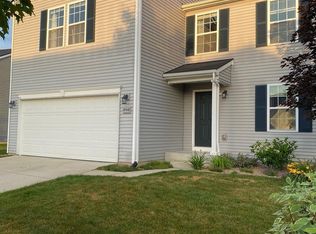 8412 Walnut Hl, Dexter, MI 48130