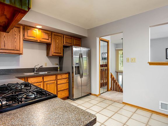 4th image of 8328 Woodland Dr #8328