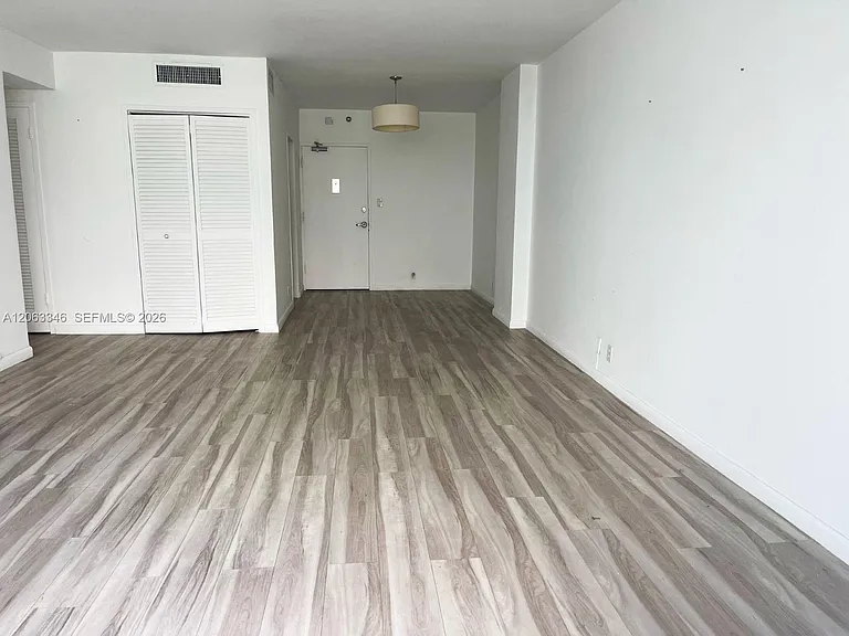 1000 West Ave #515 — Photo 6
