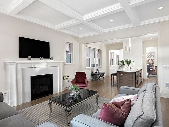 3rd image of 2706 N Bosworth Ave #1N