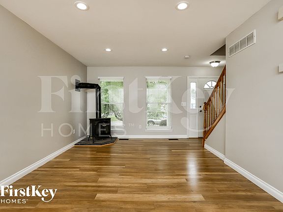 3rd image of 1141 Ashford Place Dr