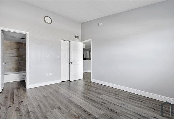 5th image of 712 SW 81st Ave #7B