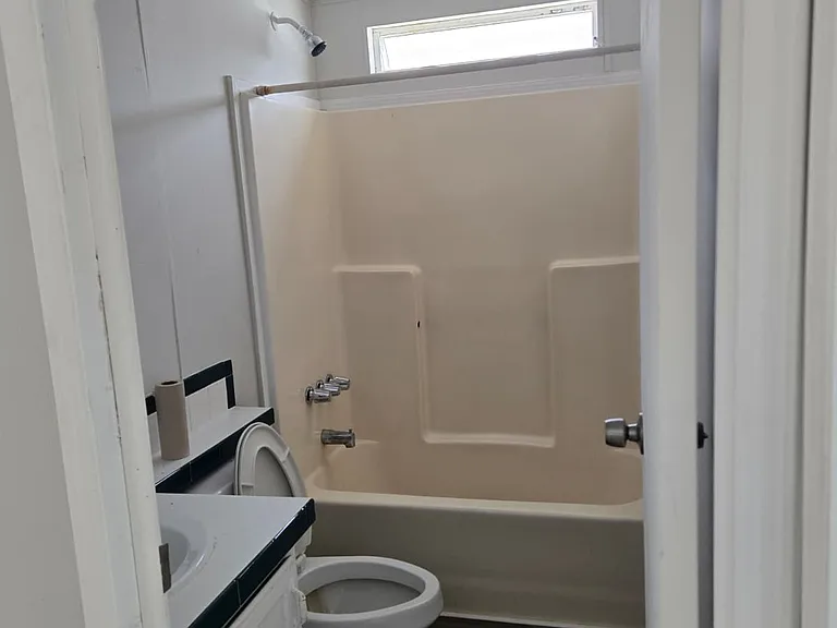 589 Anna Ave — Photo 18