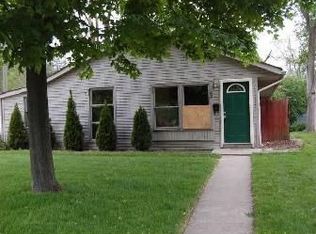 62 Ash St, Carpentersville, IL