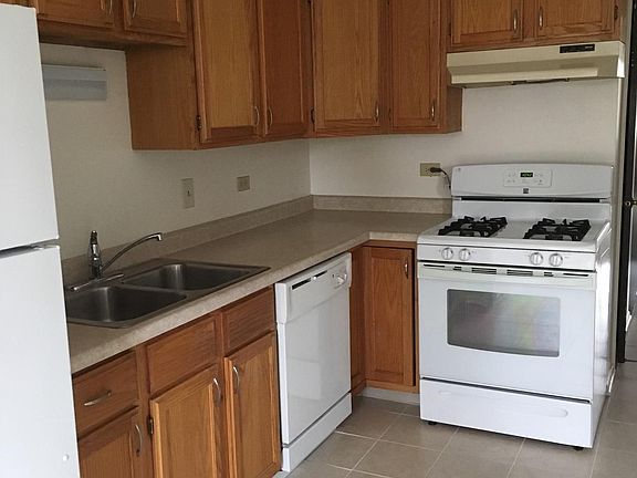 4th image of 414 N Carter St #3
