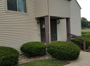 989 Millpond Rd, Valparaiso, IN 46385