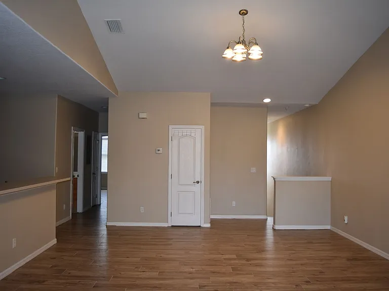 1040 Venetian Dr #203 — Photo 3