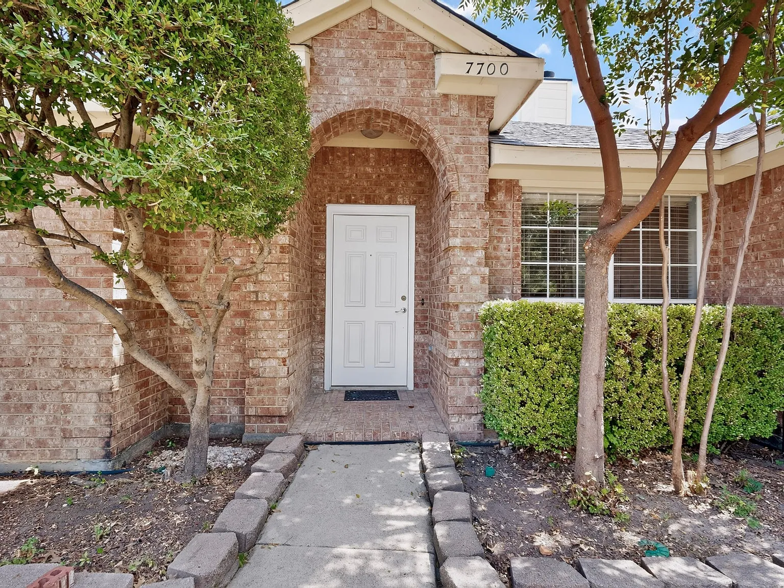 3 bed, 1450 sqft, $2,300 — Photo 4