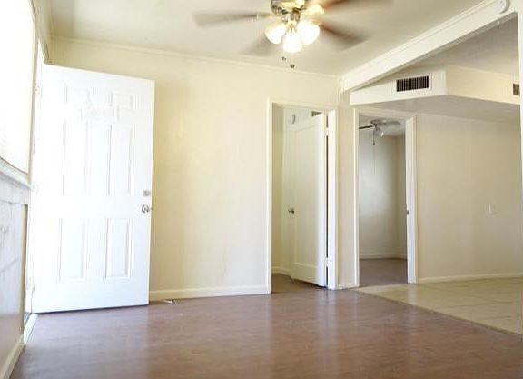 3rd image of 3041 N Los Altos Ave