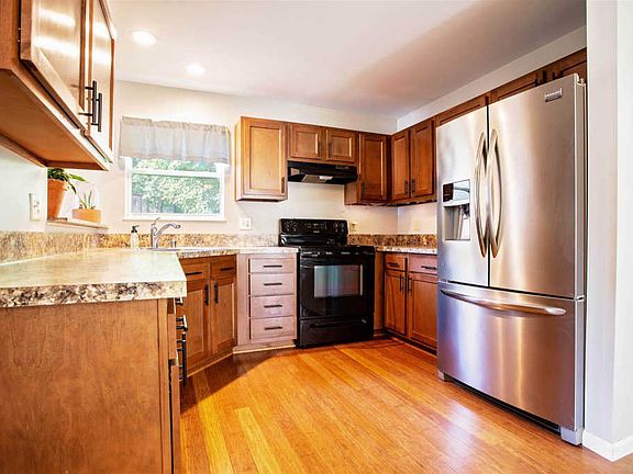 5th image of 7 N Cedarwood Ct