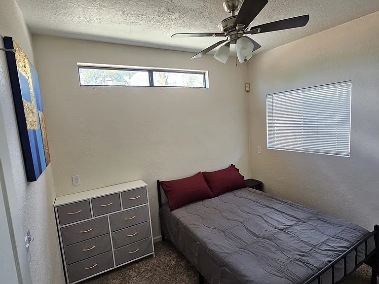1527 E Silver St #2 — Photo 6