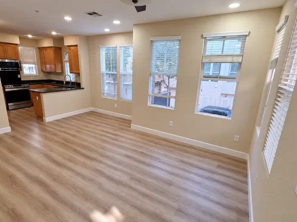 180 Parc Place Dr, Milpitas, CA 95035