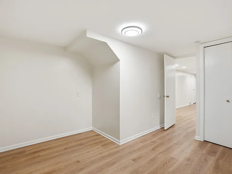 8954 York Rd — Photo 24