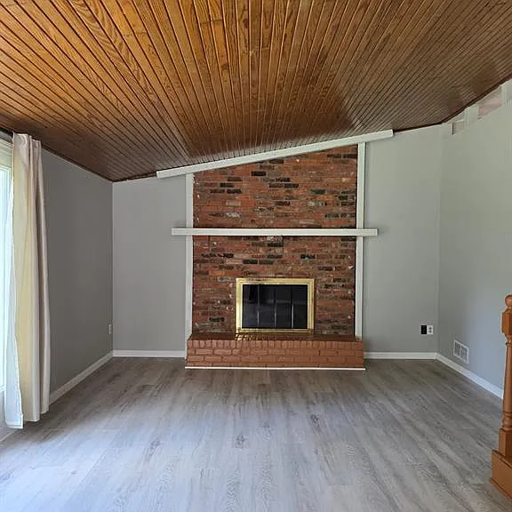 21411 Collingham Ave — Photo 22
